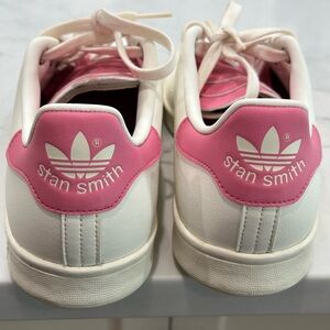Stan smith pink and white adidas sneakers